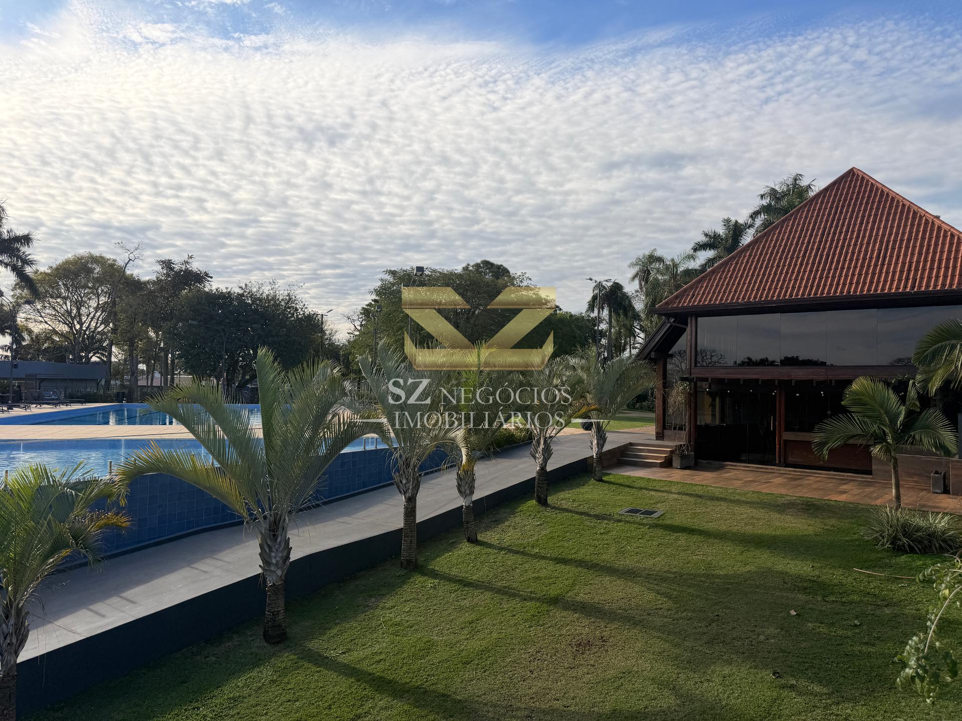 SOBRADO À VENDA COM 5 SUÍTES COM CLOSET, COUNTRY CLUB - PARAGUAI