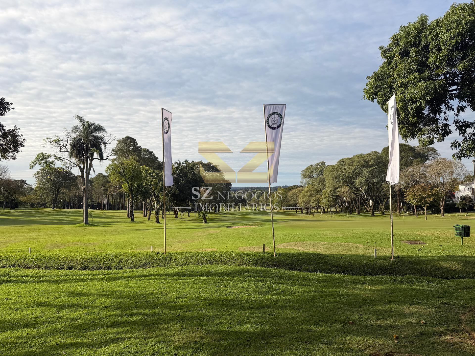 SOBRADO À VENDA COM 5 SUÍTES COM CLOSET, COUNTRY CLUB - PARAGUAI