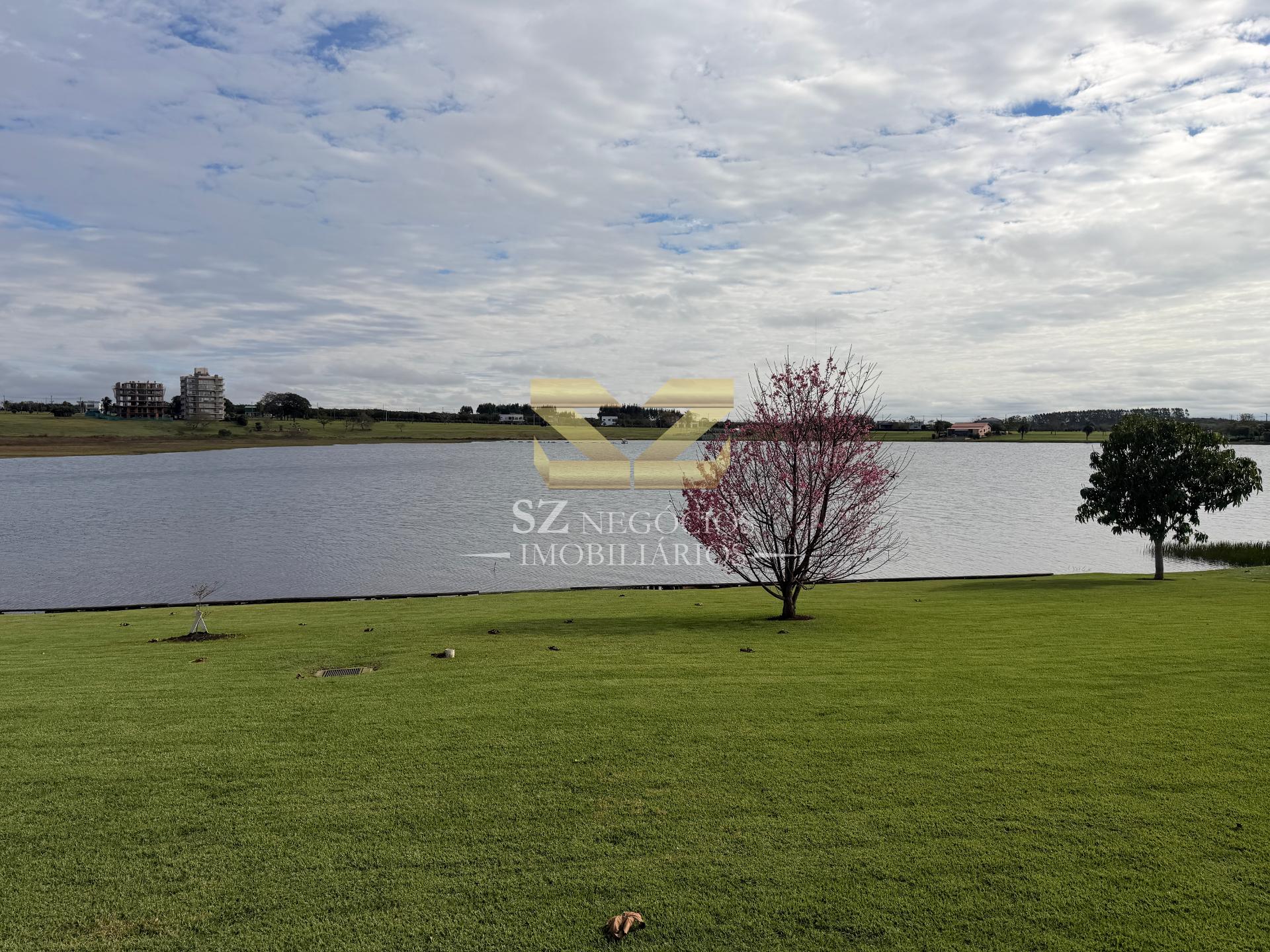 CASA À VENDA LOCALIZADO NO CONDOMÍNIO COSTA DEL LAGO HERNANDARIAS - PY