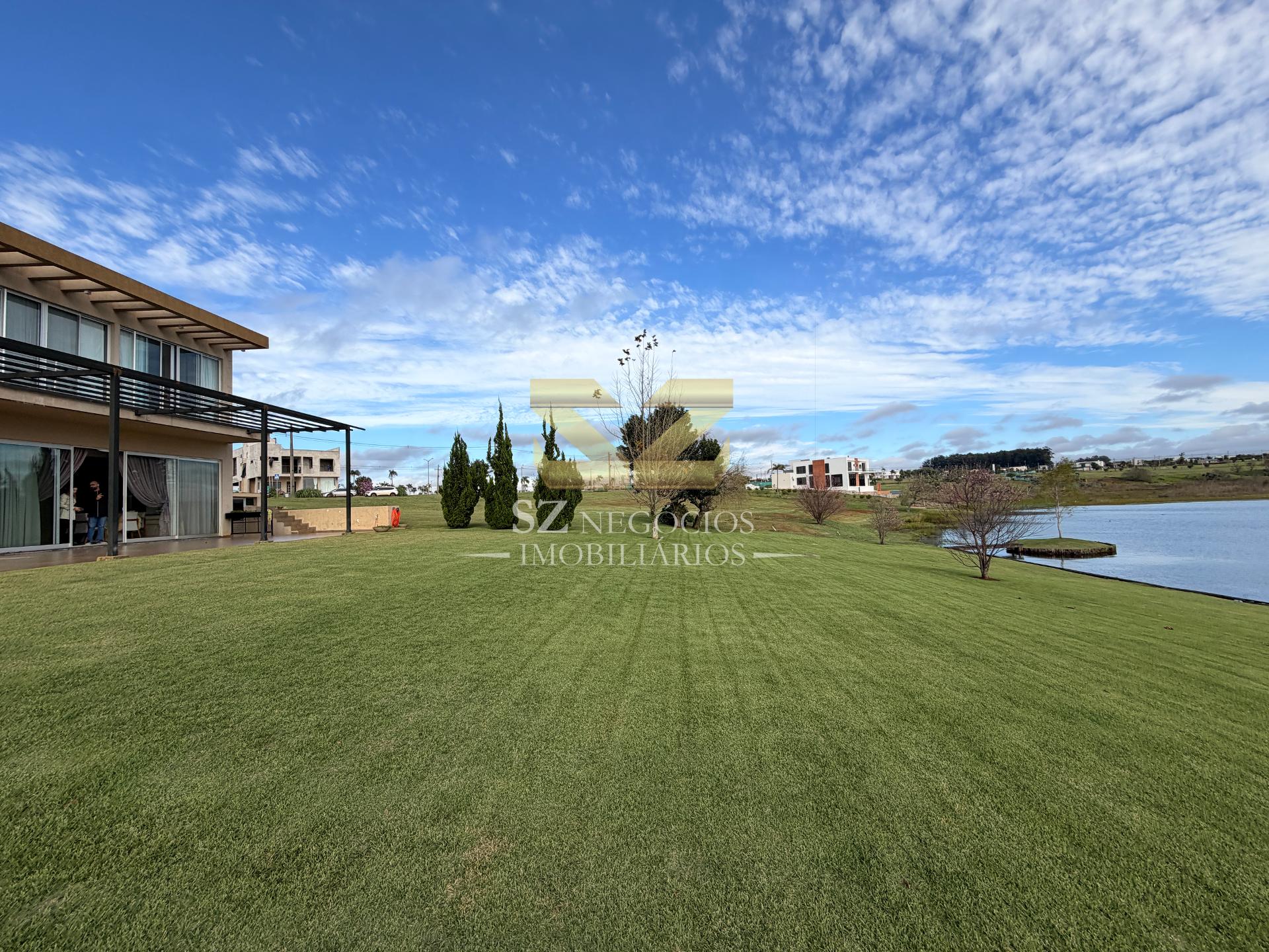 CASA À VENDA LOCALIZADO NO CONDOMÍNIO COSTA DEL LAGO HERNANDARIAS - PY