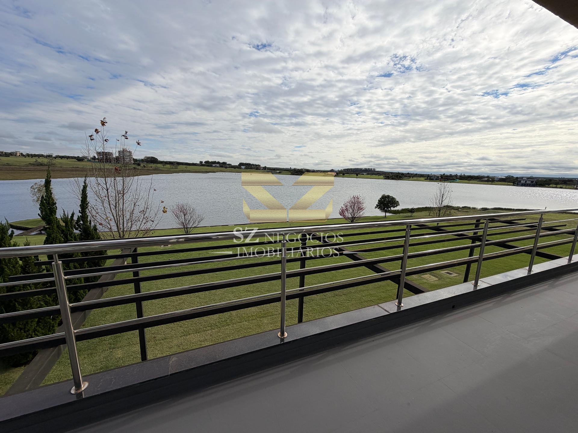 CASA À VENDA LOCALIZADO NO CONDOMÍNIO COSTA DEL LAGO HERNANDARIAS - PY