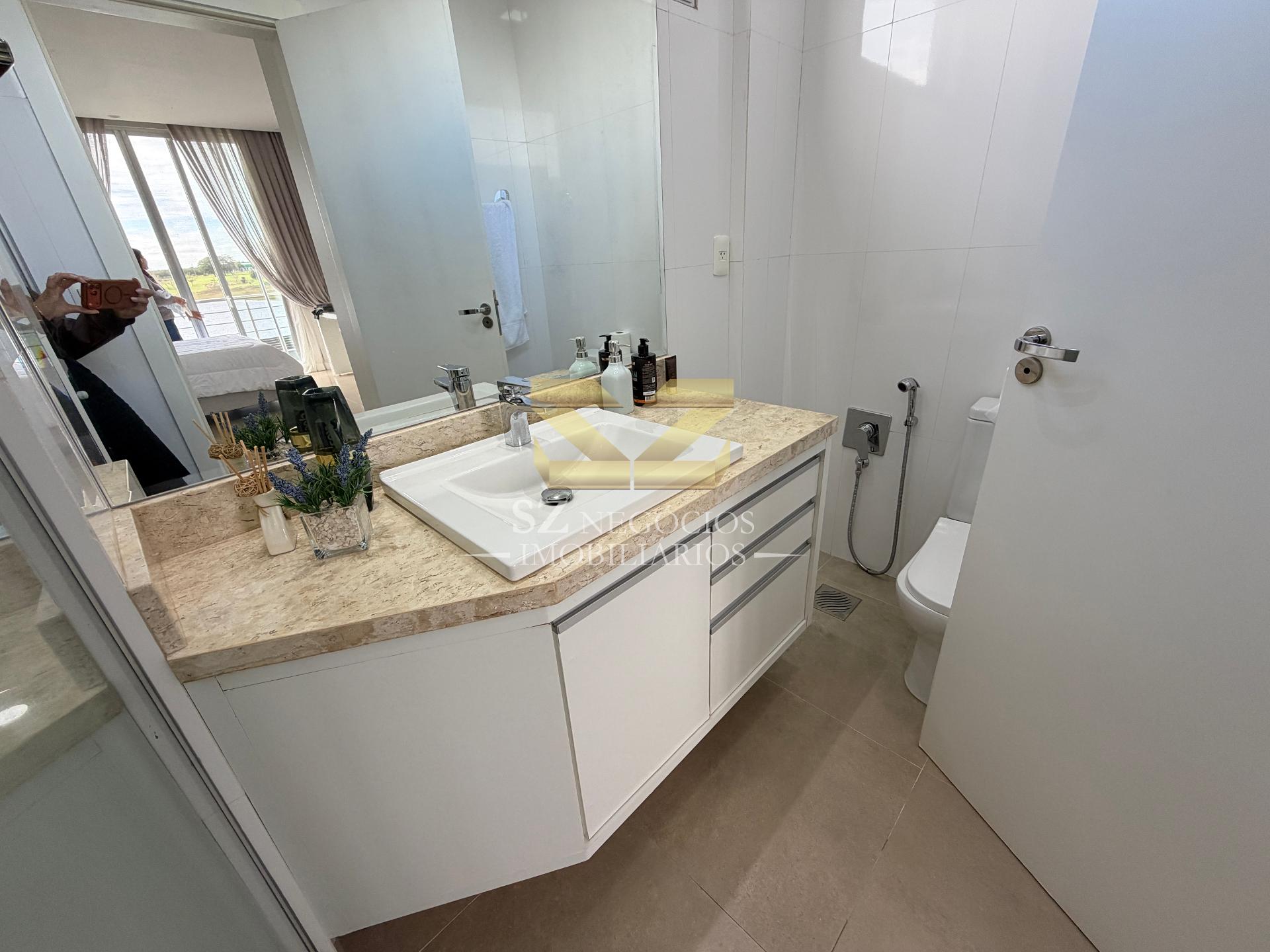 CASA À VENDA LOCALIZADO NO CONDOMÍNIO COSTA DEL LAGO HERNANDARIAS - PY