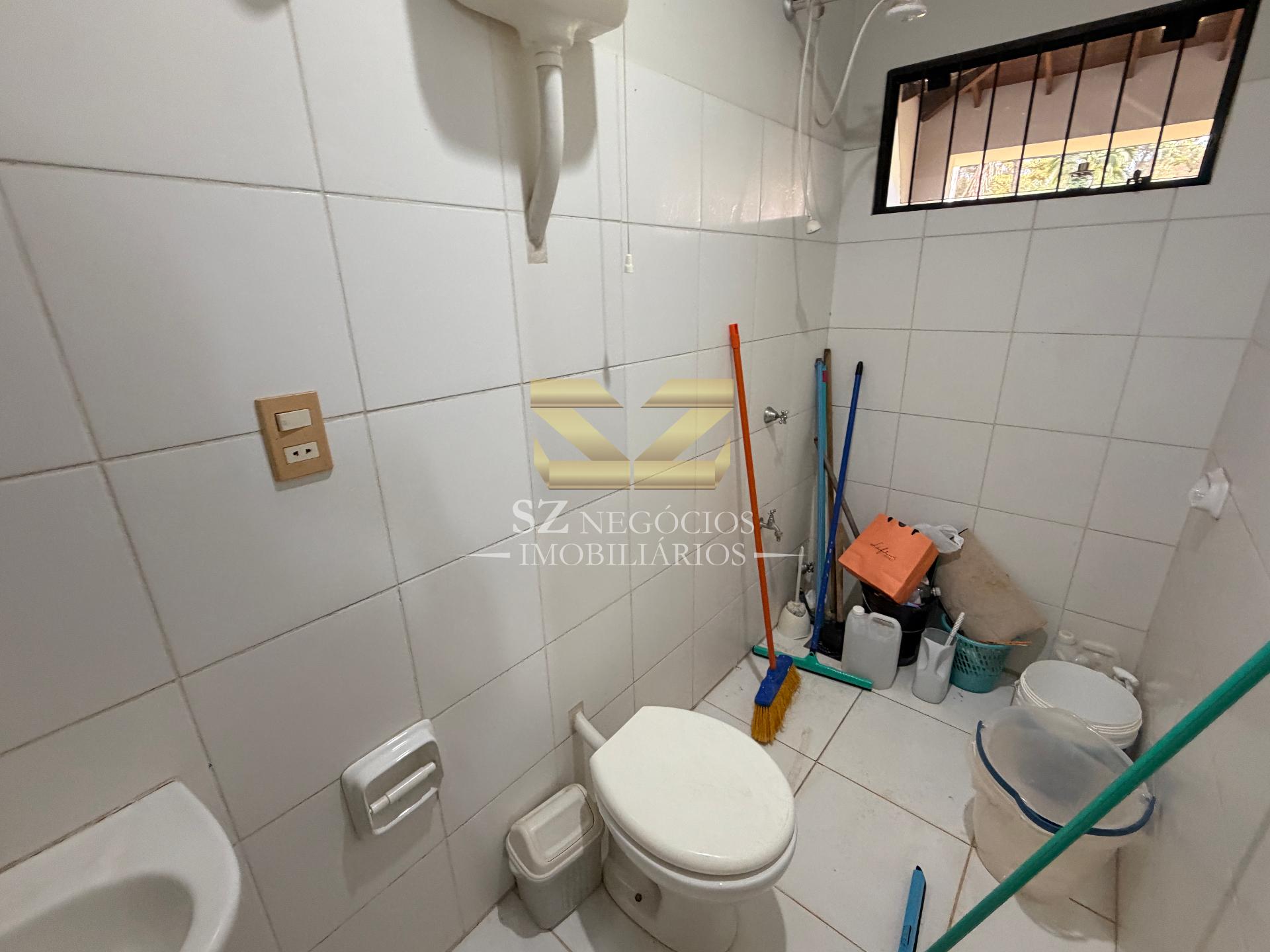 SOBRADO À VENDA COM 5 DORMITÓRIOS SENDO 4 SUÍTES, COUNTRY CLUB - PARAGUAI