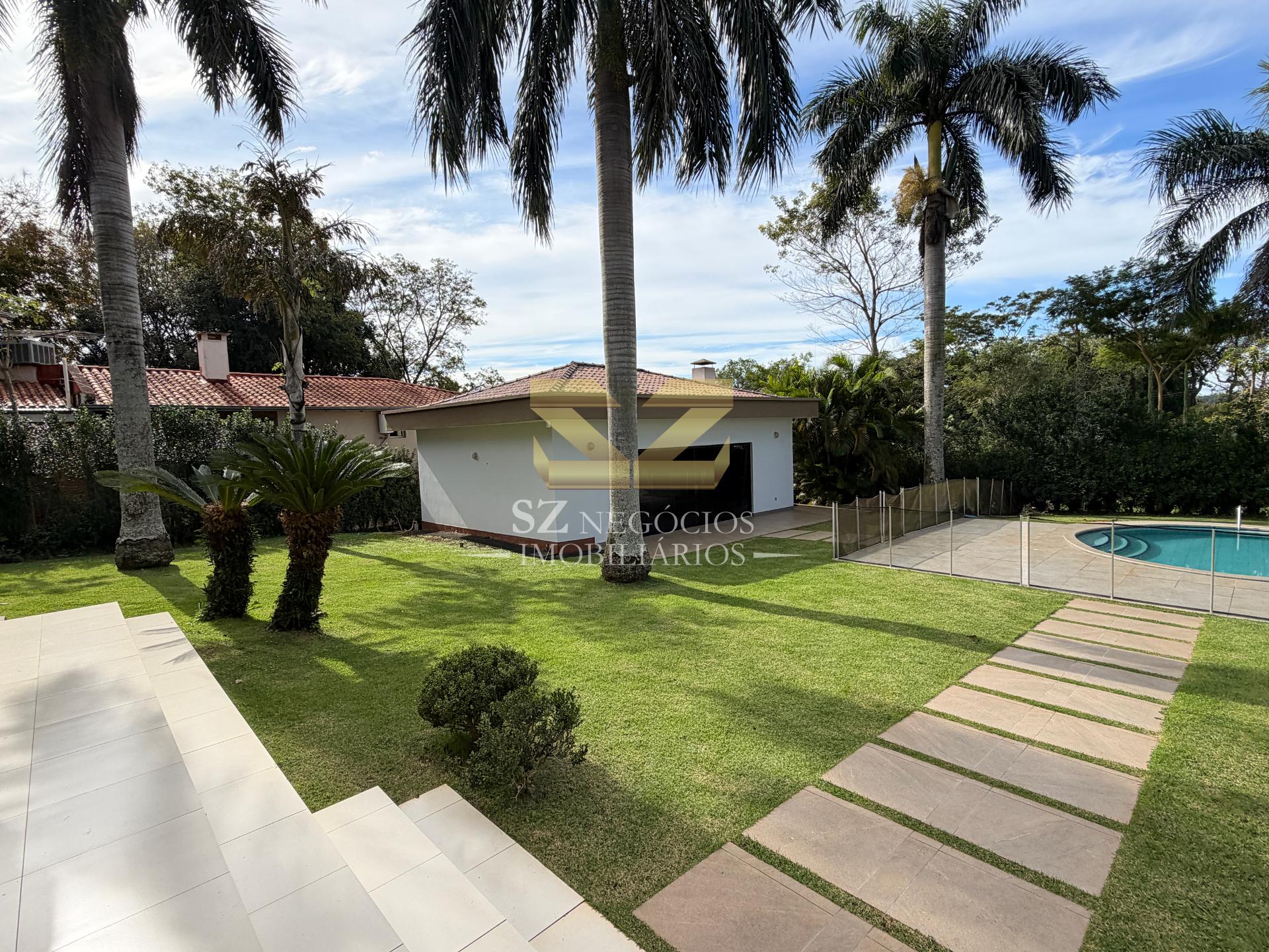SOBRADO À VENDA COM 5 DORMITÓRIOS SENDO 4 SUÍTES, COUNTRY CLUB - PARAGUAI