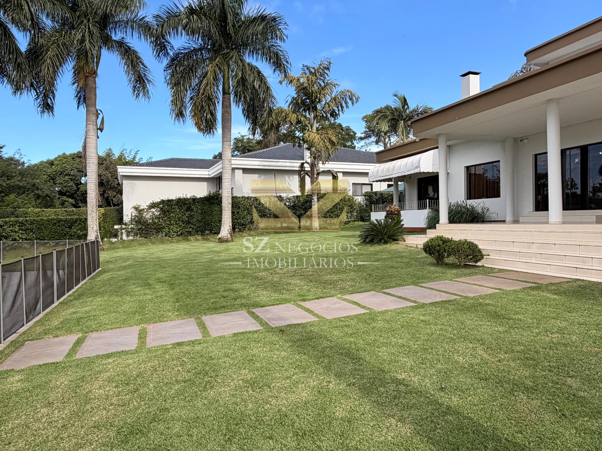 SOBRADO À VENDA COM 5 DORMITÓRIOS SENDO 4 SUÍTES, COUNTRY CLUB - PARAGUAI