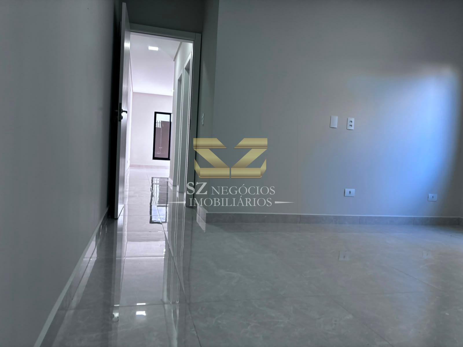 CASA À VENDA COM 2 DORMITÓRIOS SENDO 1 SUÍTE - JARDIM DAS OLIVEIRAS, FOZ