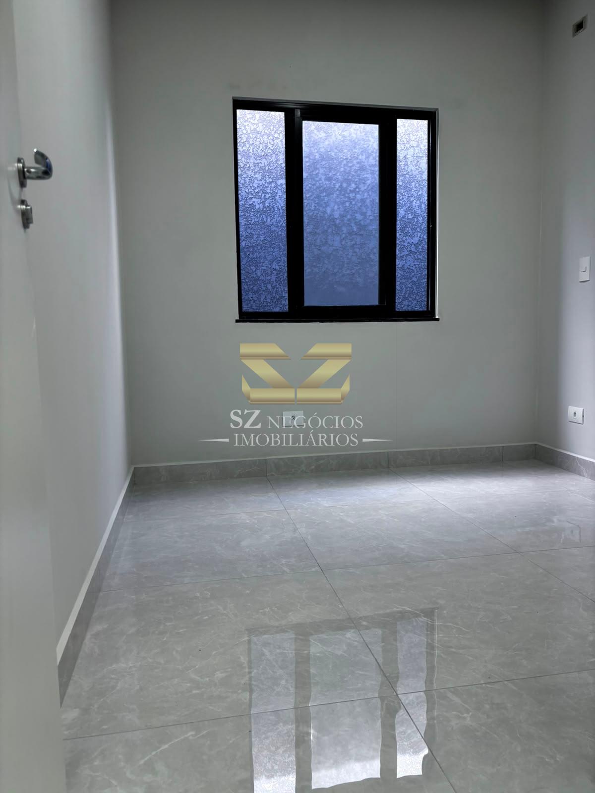 CASA À VENDA COM 2 DORMITÓRIOS SENDO 1 SUÍTE - JARDIM DAS OLIVEIRAS, FOZ