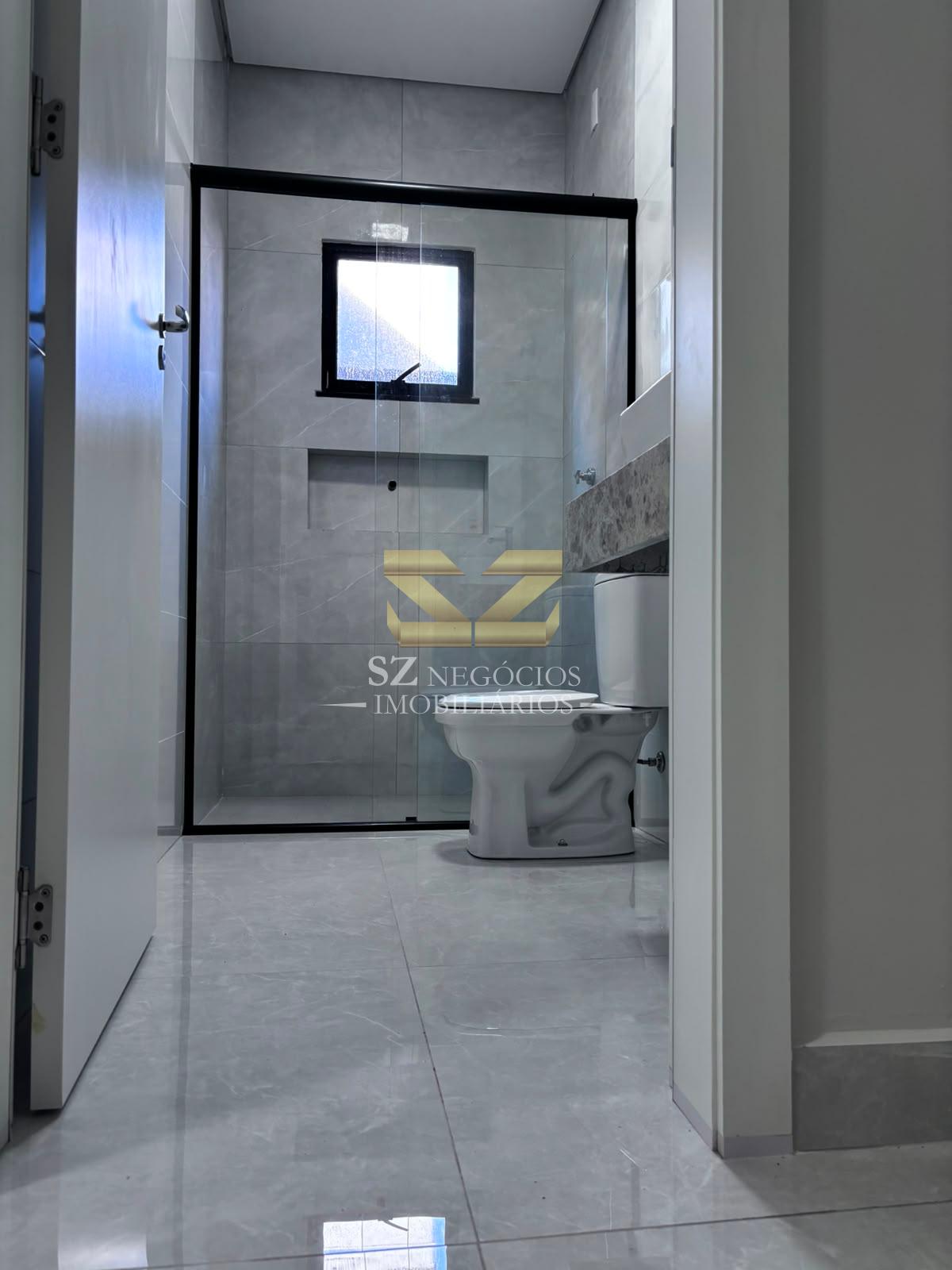 CASA À VENDA COM 2 DORMITÓRIOS SENDO 1 SUÍTE - JARDIM DAS OLIVEIRAS, FOZ