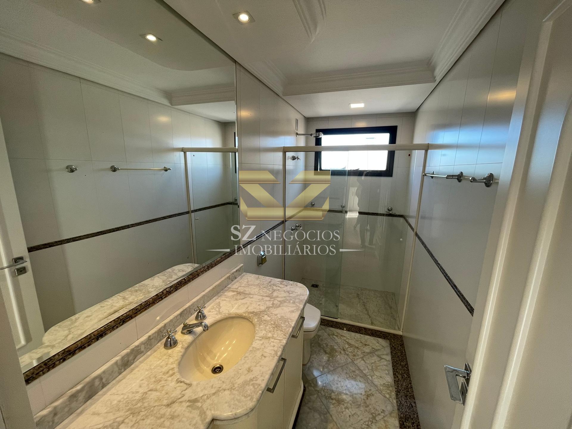 APARTAMENTO COBERTURA À VENDA COM 03 SUÍTES - EDIFICIO MAISON CLASSIC - FOZ