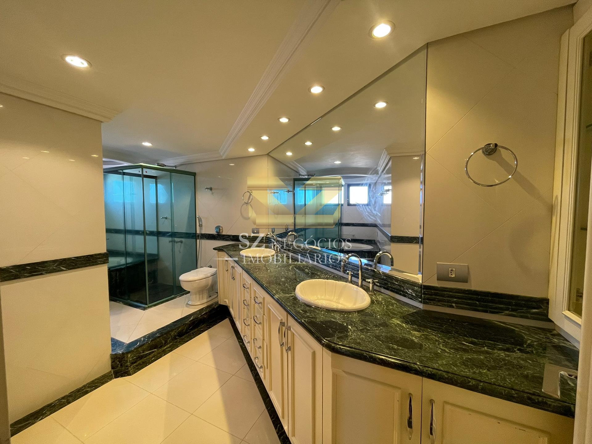 APARTAMENTO COBERTURA À VENDA COM 03 SUÍTES - EDIFICIO MAISON CLASSIC - FOZ