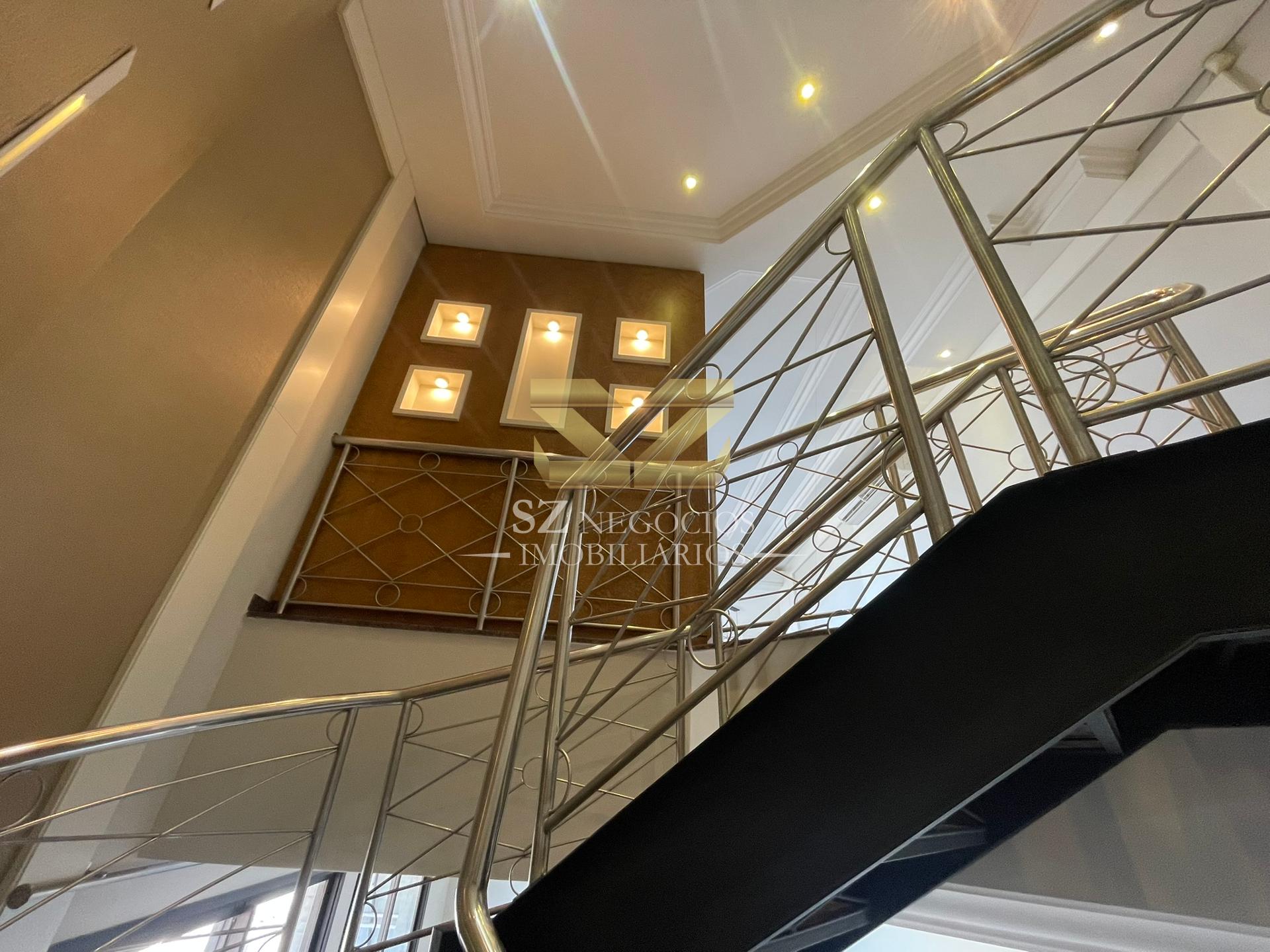 APARTAMENTO COBERTURA À VENDA COM 03 SUÍTES - EDIFICIO MAISON CLASSIC - FOZ
