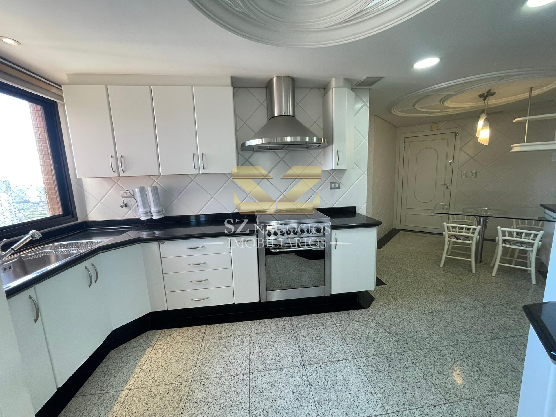 APARTAMENTO COBERTURA À VENDA COM 03 SUÍTES - EDIFICIO MAISON CLASSIC - FOZ