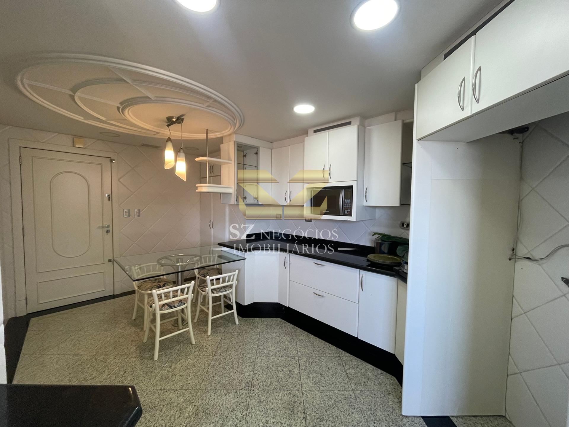 APARTAMENTO COBERTURA À VENDA COM 03 SUÍTES - EDIFICIO MAISON CLASSIC - FOZ