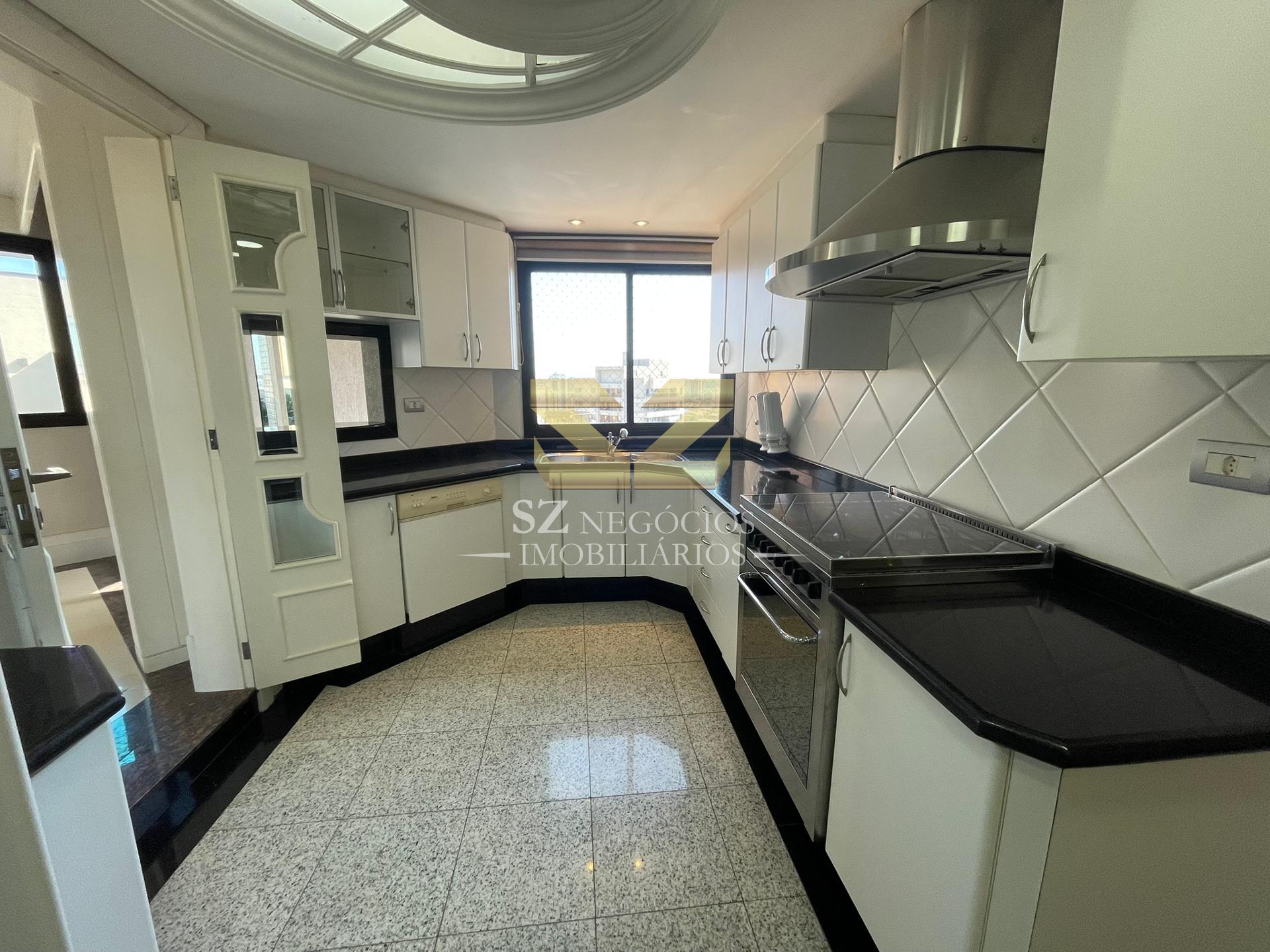 APARTAMENTO COBERTURA À VENDA COM 03 SUÍTES - EDIFICIO MAISON CLASSIC - FOZ