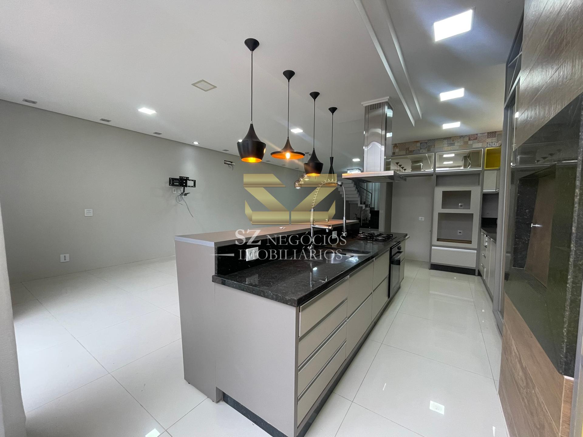 Sobrado de Alto Padrão com 3 Suítes, Piscina e Área Gourmet no Jardim Panorama - Excelente localizaç