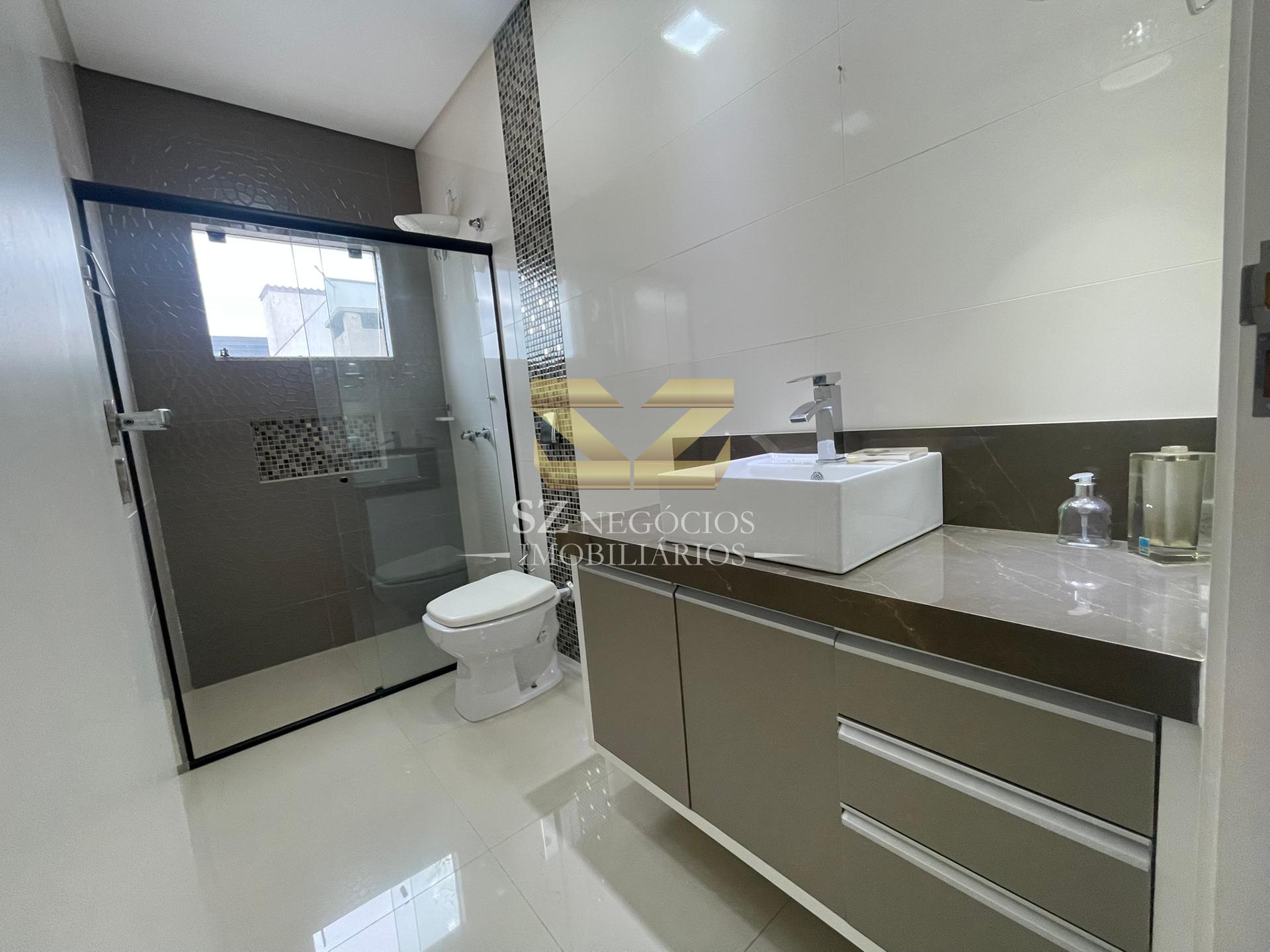 Sobrado de Alto Padrão com 3 Suítes, Piscina e Área Gourmet no Jardim Panorama - Excelente localizaç