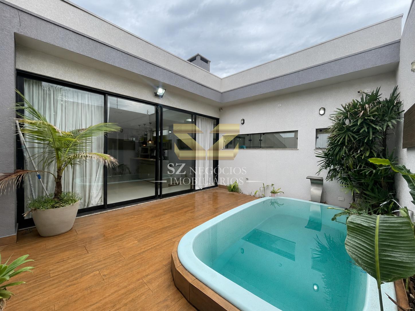 Sobrado de Alto Padrão com 3 Suítes, Piscina e Área Gourmet no Jardim Panorama - Excelente localizaç