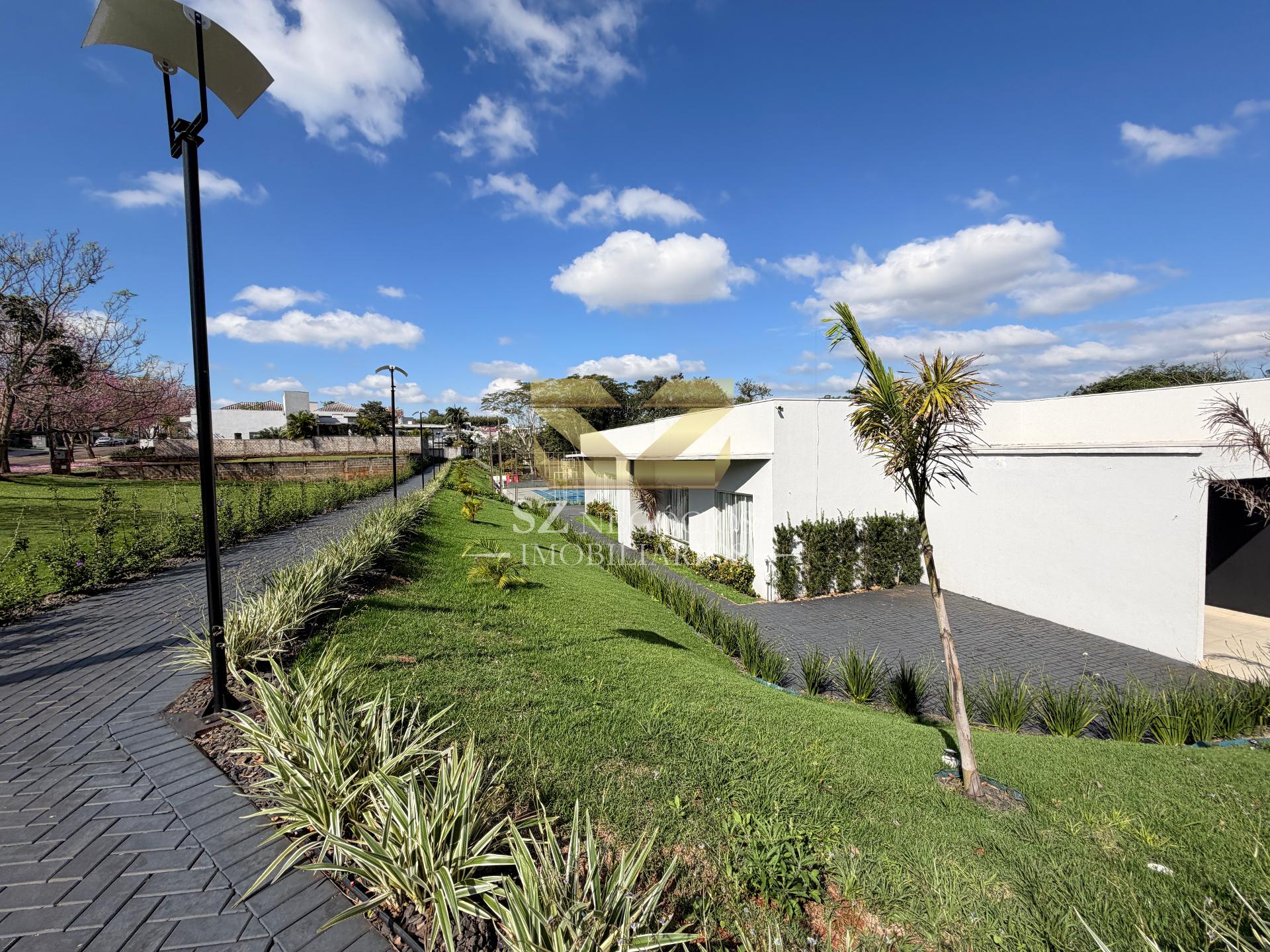 TERRENO DE ESQUINA À VENDA NO CONDOMÍNIO RESIDENCIAL DOM OLIVIO, FOZ DO IGUAÇU