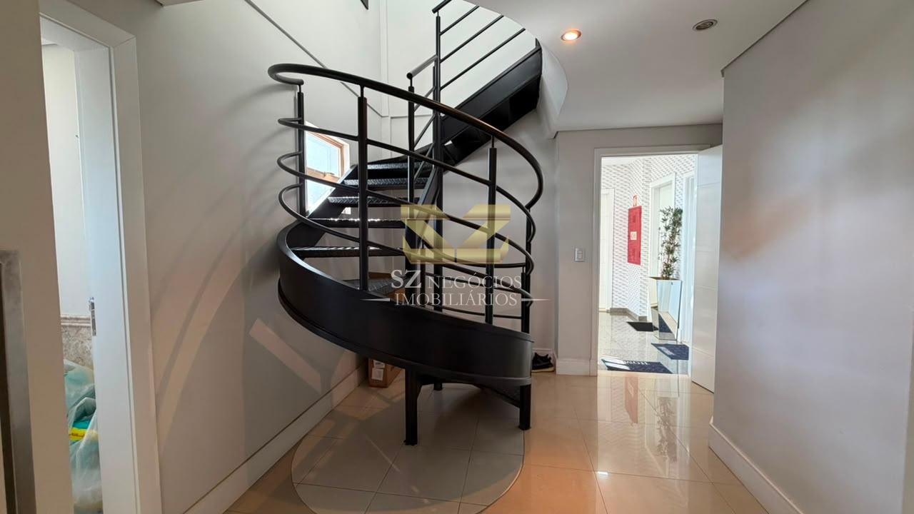 COBERTURA DUPLEX MOBILIADA À VENDA NO EDIFÍCIO RESIDENCIAL FERNANDA - FOZ