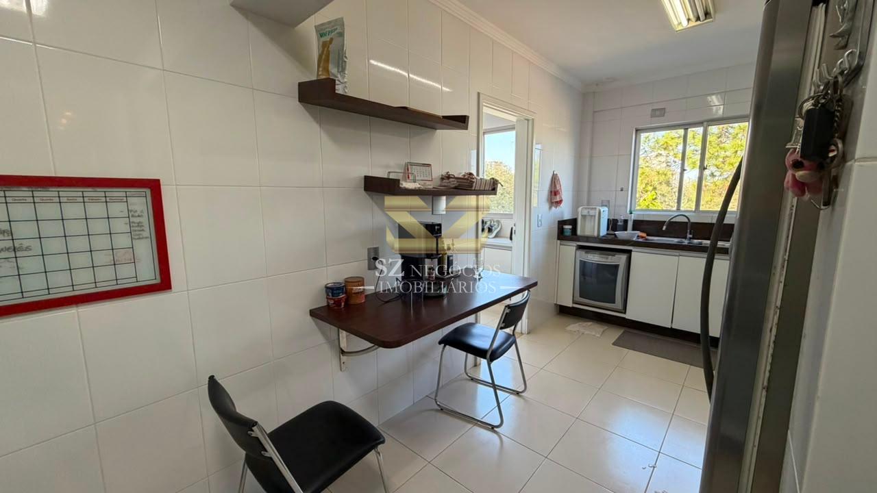 COBERTURA DUPLEX MOBILIADA À VENDA NO EDIFÍCIO RESIDENCIAL FERNANDA - FOZ