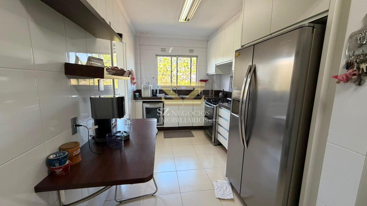 COBERTURA DUPLEX MOBILIADA À VENDA NO EDIFÍCIO RESIDENCIAL FERNANDA - FOZ