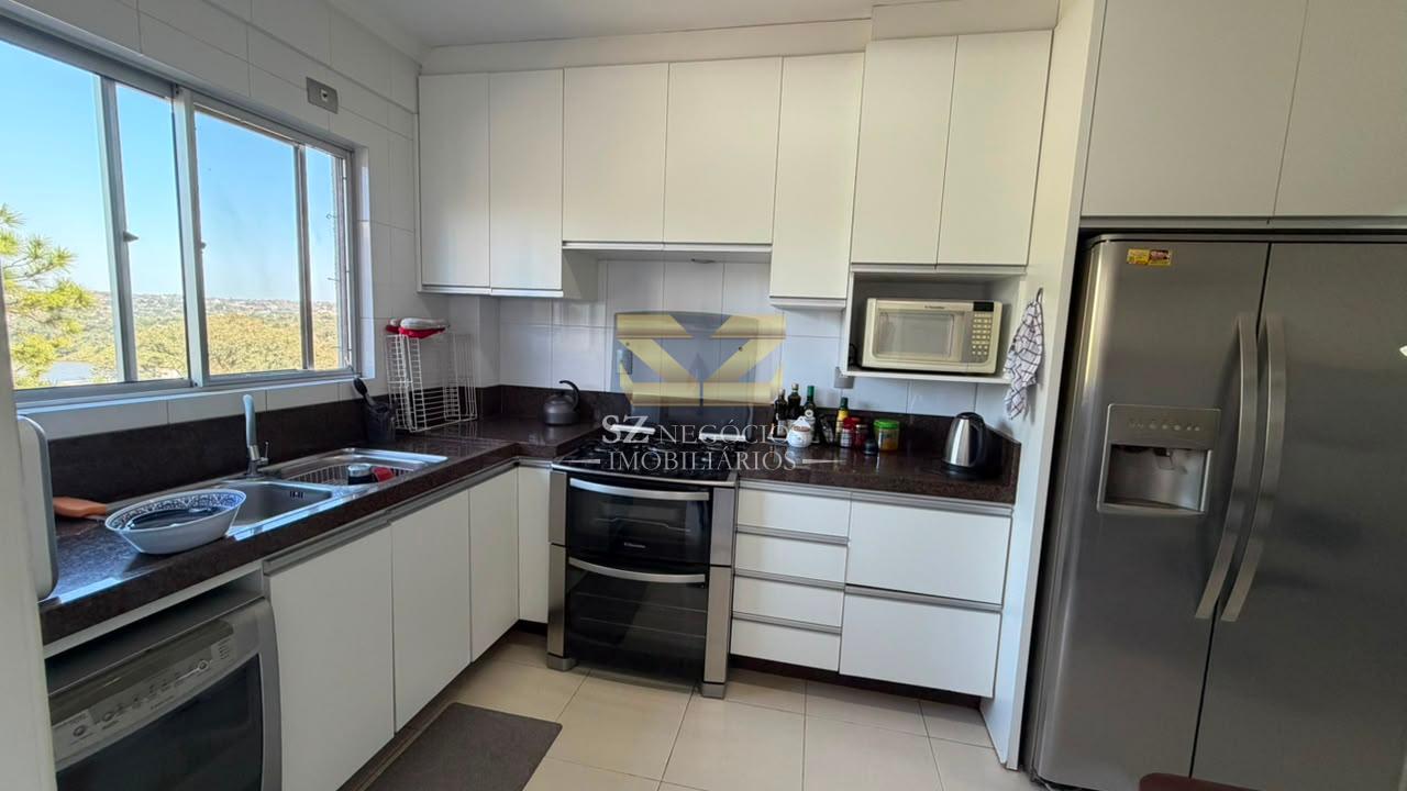COBERTURA DUPLEX MOBILIADA À VENDA NO EDIFÍCIO RESIDENCIAL FERNANDA - FOZ