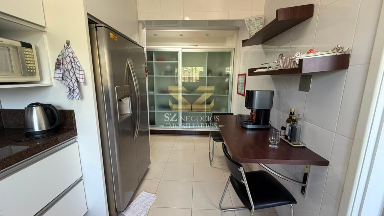 COBERTURA DUPLEX MOBILIADA À VENDA NO EDIFÍCIO RESIDENCIAL FERNANDA - FOZ