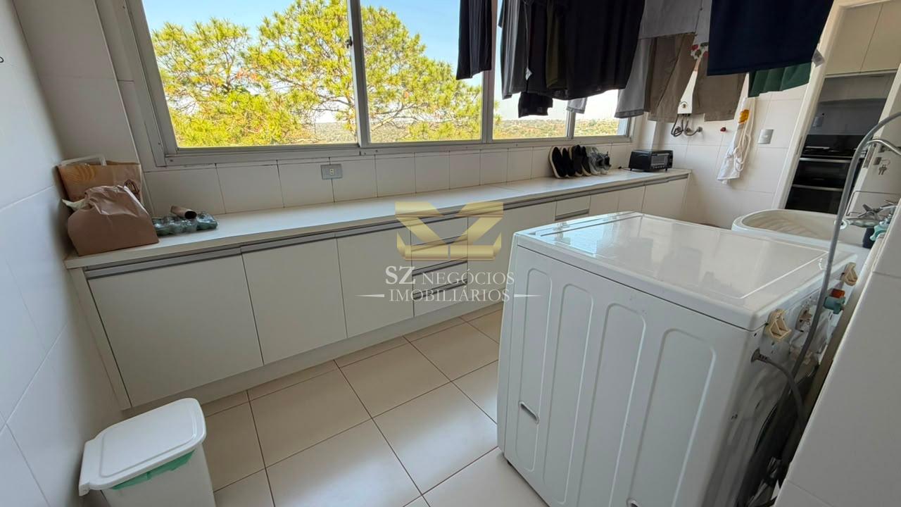 COBERTURA DUPLEX MOBILIADA À VENDA NO EDIFÍCIO RESIDENCIAL FERNANDA - FOZ