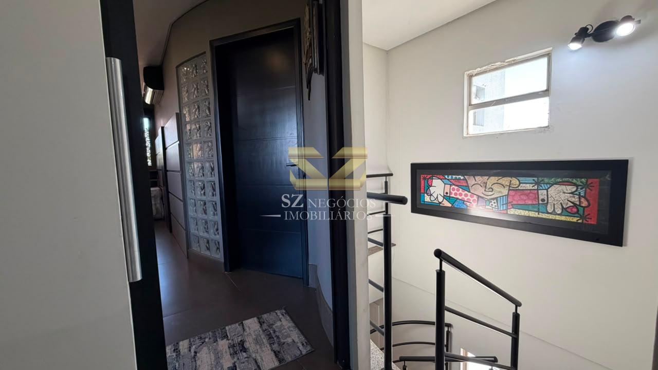 COBERTURA DUPLEX MOBILIADA À VENDA NO EDIFÍCIO RESIDENCIAL FERNANDA - FOZ