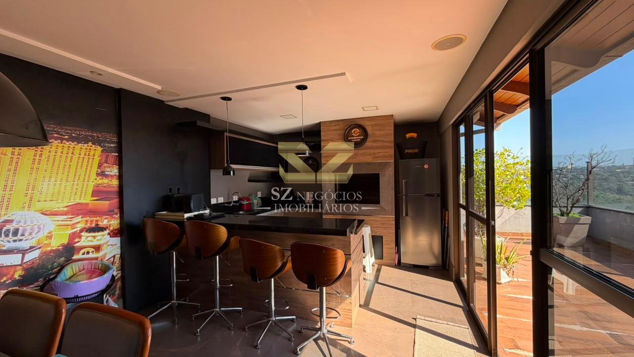 COBERTURA DUPLEX MOBILIADA À VENDA NO EDIFÍCIO RESIDENCIAL FERNANDA - FOZ