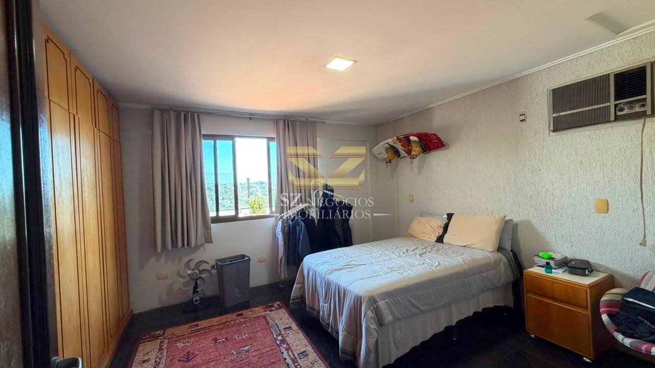 COBERTURA DUPLEX MOBILIADA À VENDA NO EDIFÍCIO RESIDENCIAL FERNANDA - FOZ