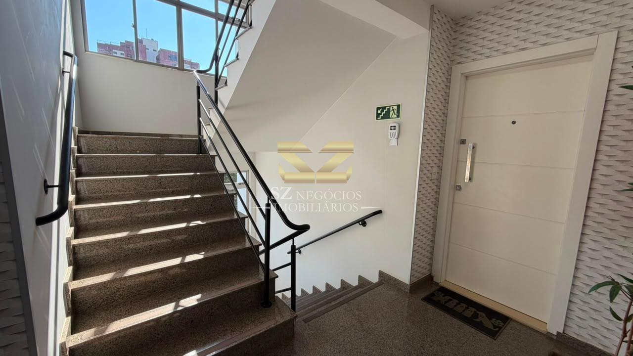 COBERTURA DUPLEX MOBILIADA À VENDA NO EDIFÍCIO RESIDENCIAL FERNANDA - FOZ