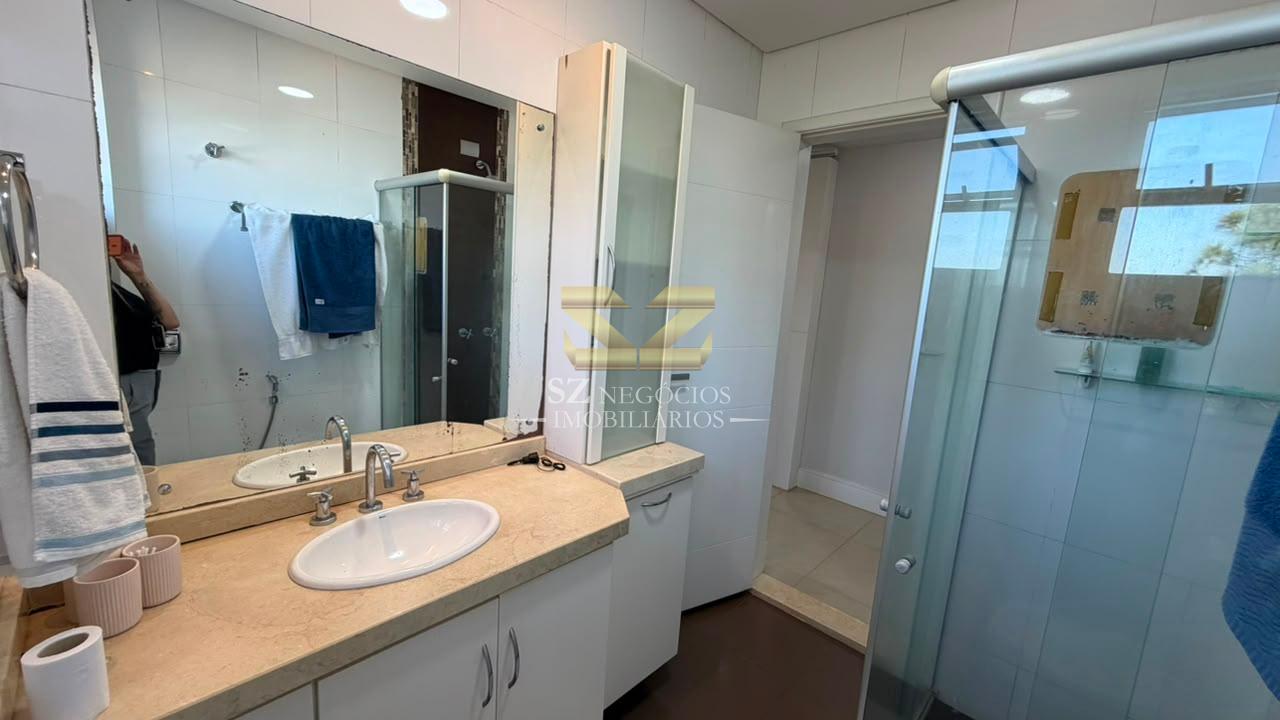 Cobertura Duplex Mobiliada para locação no Edifício Residencial Fernanda, Centro Foz do Iguaçu - Pr.