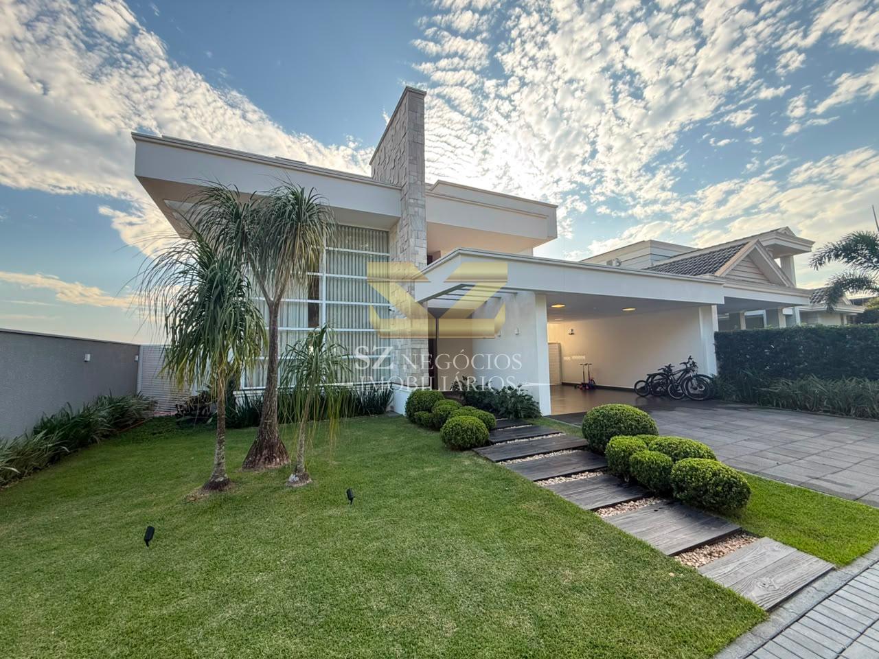 SOBRADO  ALTO PADRÃO COM PISCINA E MOBILIADO À VENDA, COM 3 SUÍTES, ECO BELLA VISTA
