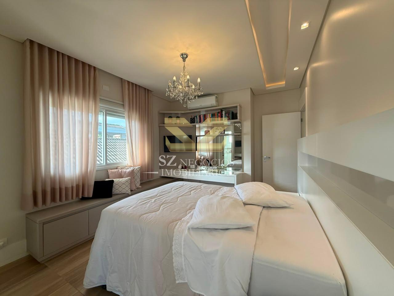 SOBRADO  ALTO PADRÃO COM PISCINA E MOBILIADO À VENDA, COM 3 SUÍTES, ECO BELLA VISTA