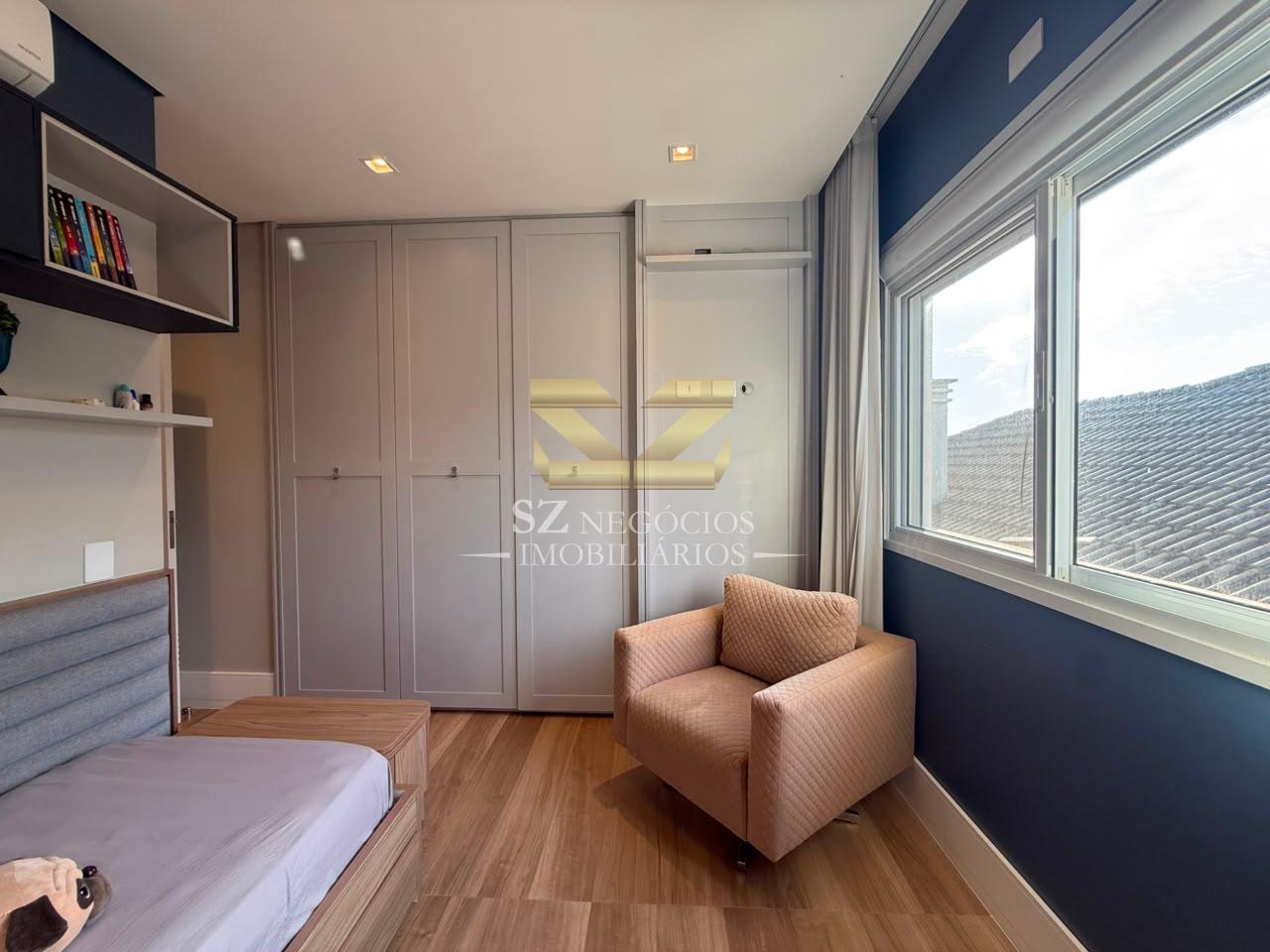 SOBRADO  ALTO PADRÃO COM PISCINA E MOBILIADO À VENDA, COM 3 SUÍTES, ECO BELLA VISTA