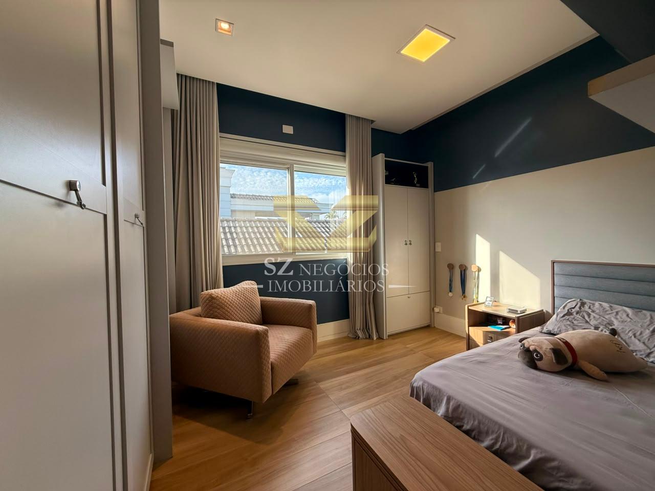 SOBRADO  ALTO PADRÃO COM PISCINA E MOBILIADO À VENDA, COM 3 SUÍTES, ECO BELLA VISTA