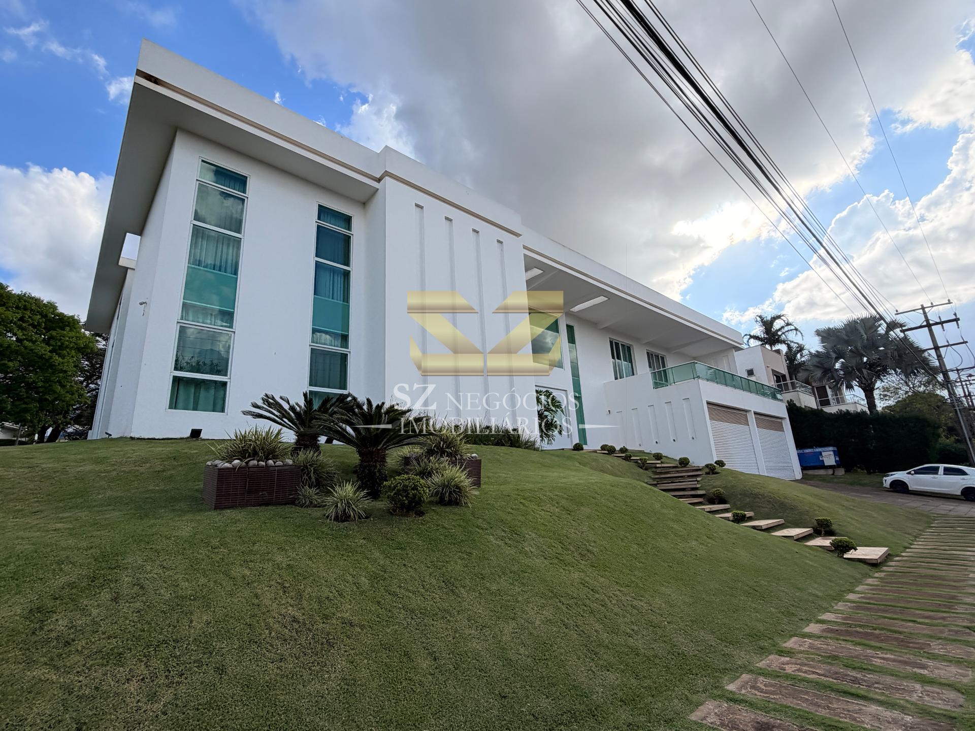 SOBRADO À VENDA COM 5 SUÍTES COM CLOSET, COUNTRY CLUB - PARAGUAI