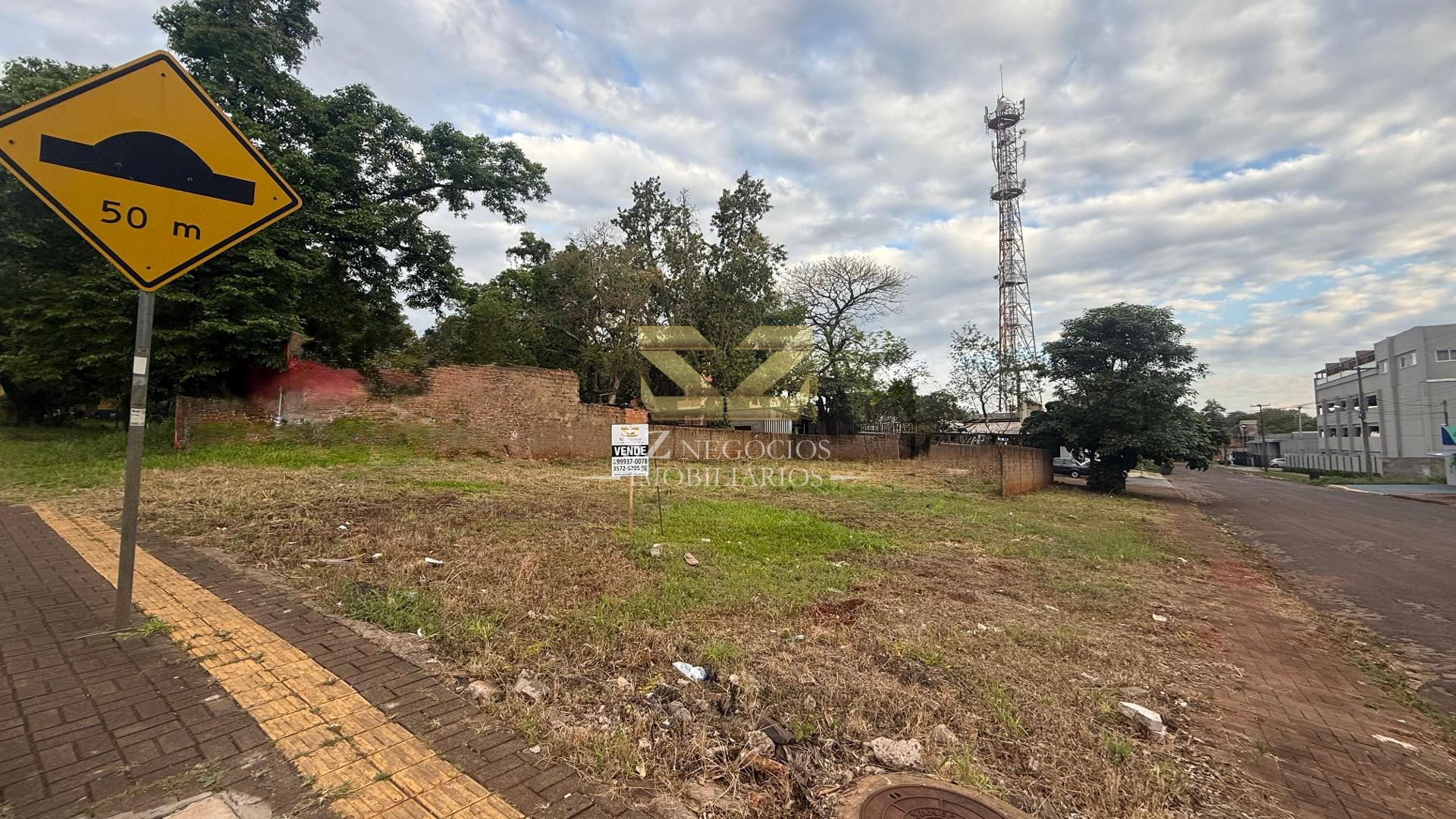 TERRENO DE ESQUINA À VENDA COM 450M² - VILA YOLANDA - FOZ DO IGUAÇU - PR