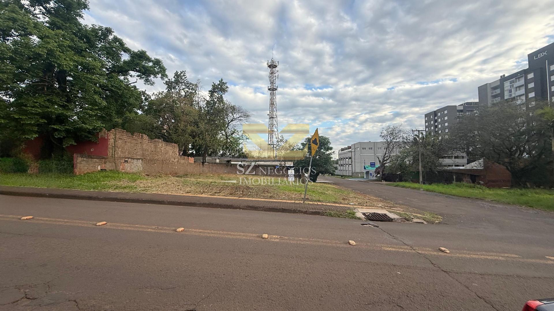 TERRENO DE ESQUINA À VENDA COM 450M² - VILA YOLANDA - FOZ DO IGUAÇU - PR