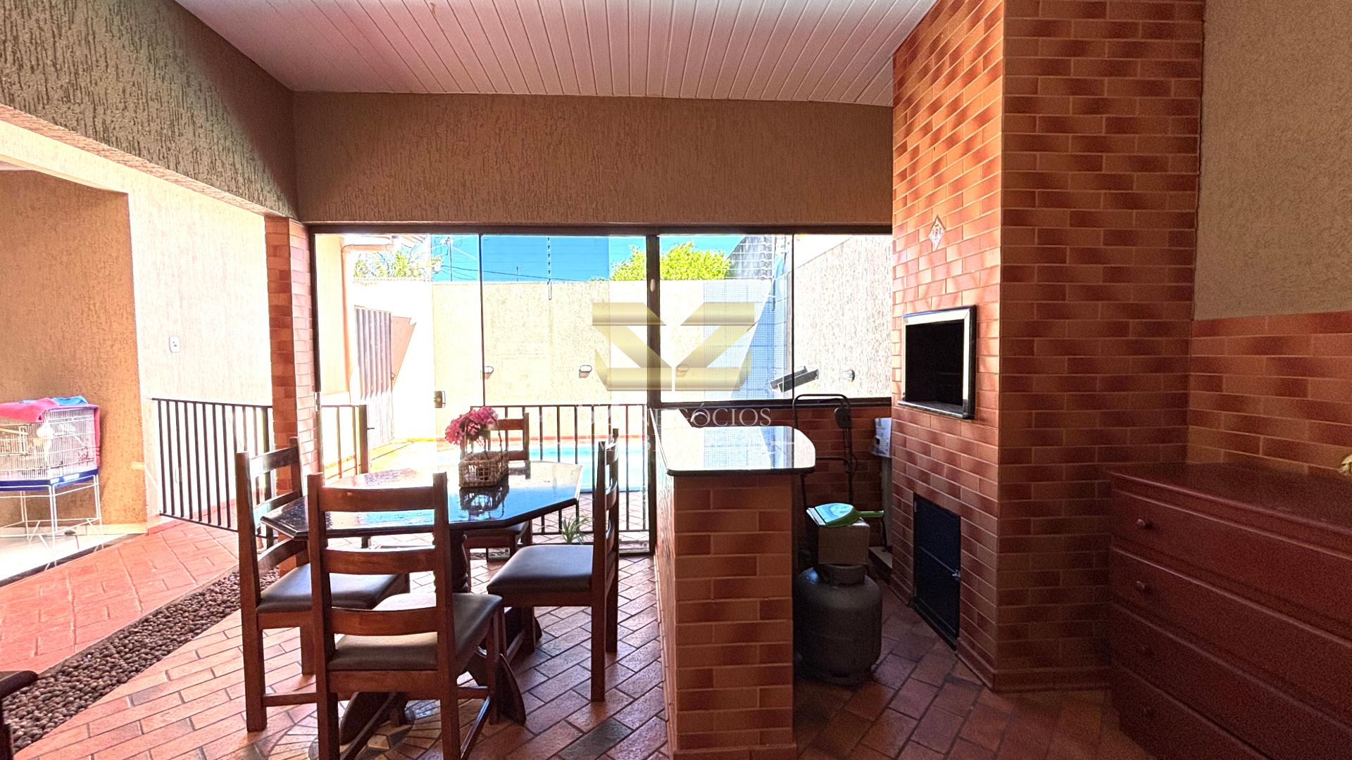 CASA PARA VENDA LOCALIZADA NO JARDIM IPÊ III - FOZ DO IGUAÇUPR.