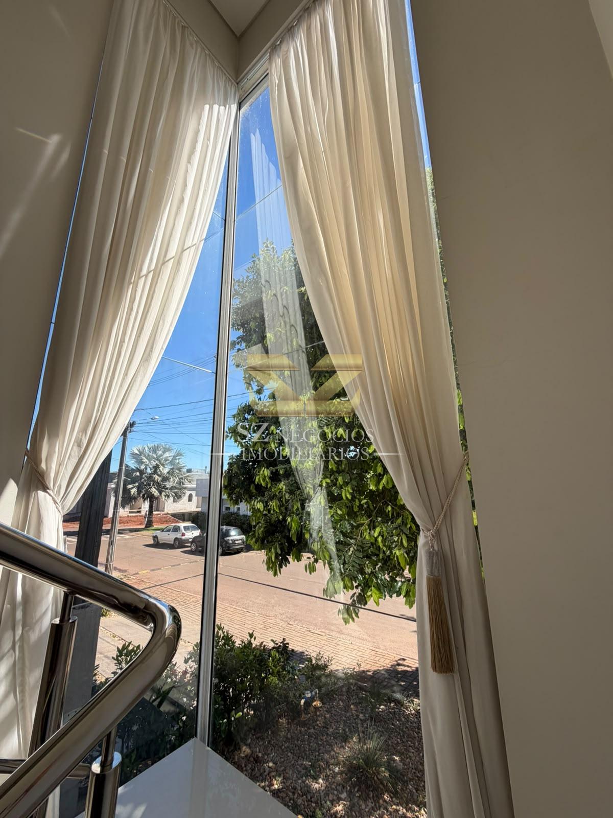 SOBRADO À VENDA  CONDOMÍNIO DOM LAURINDO COM 2 SUÍTES  2 QUARTOS - FOZ