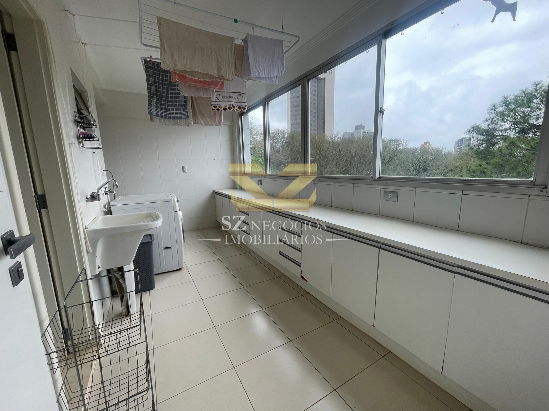 Cobertura Duplex Mobiliada para locação no Edifício Residencial Fernanda, Centro Foz do Iguaçu - Pr.