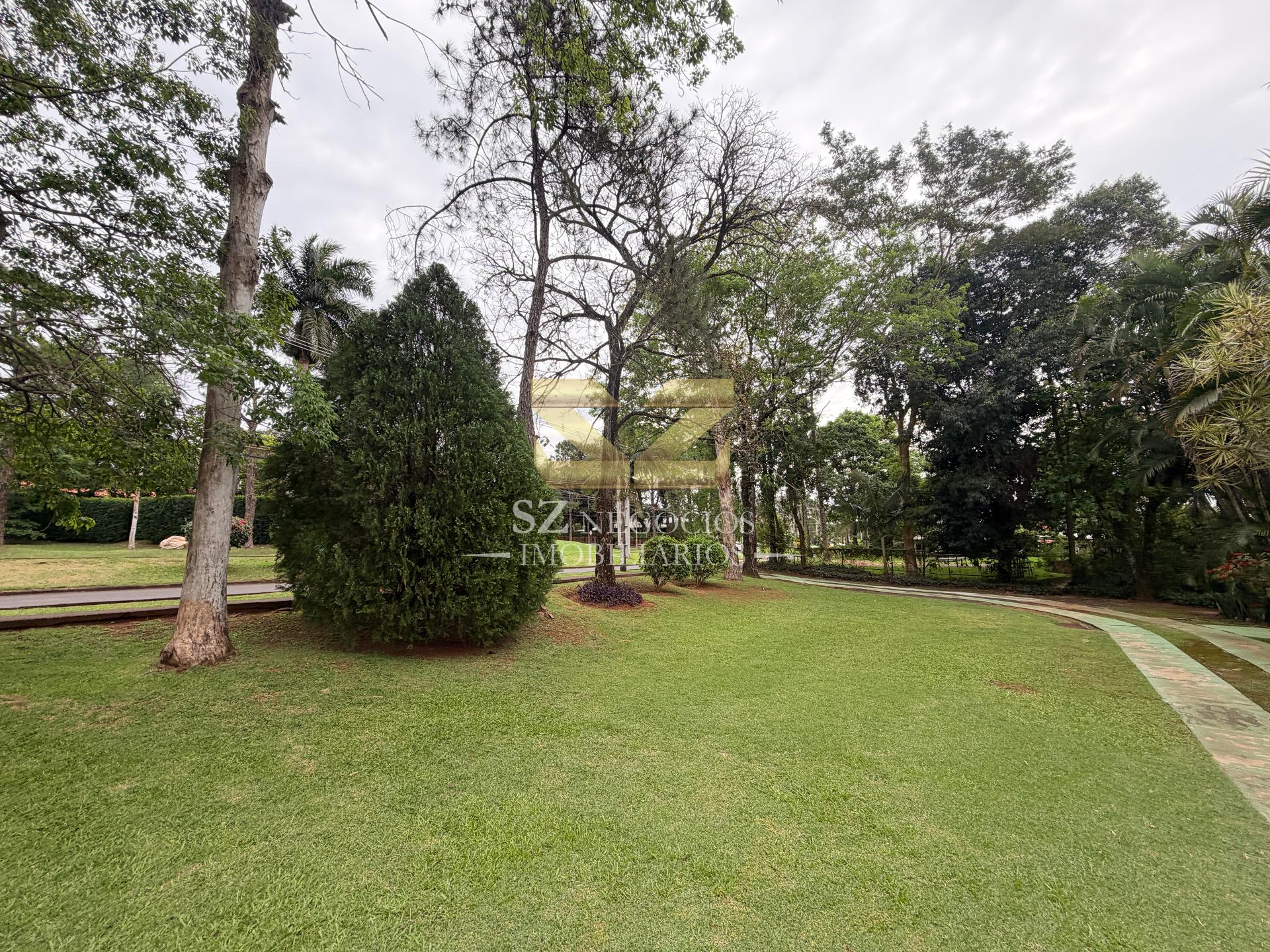 SOBRADO À VENDA COM 4 SUÍTES E 1 QUARTO - COND. PARANÁ COUNTRY CLUB PARAGUAI