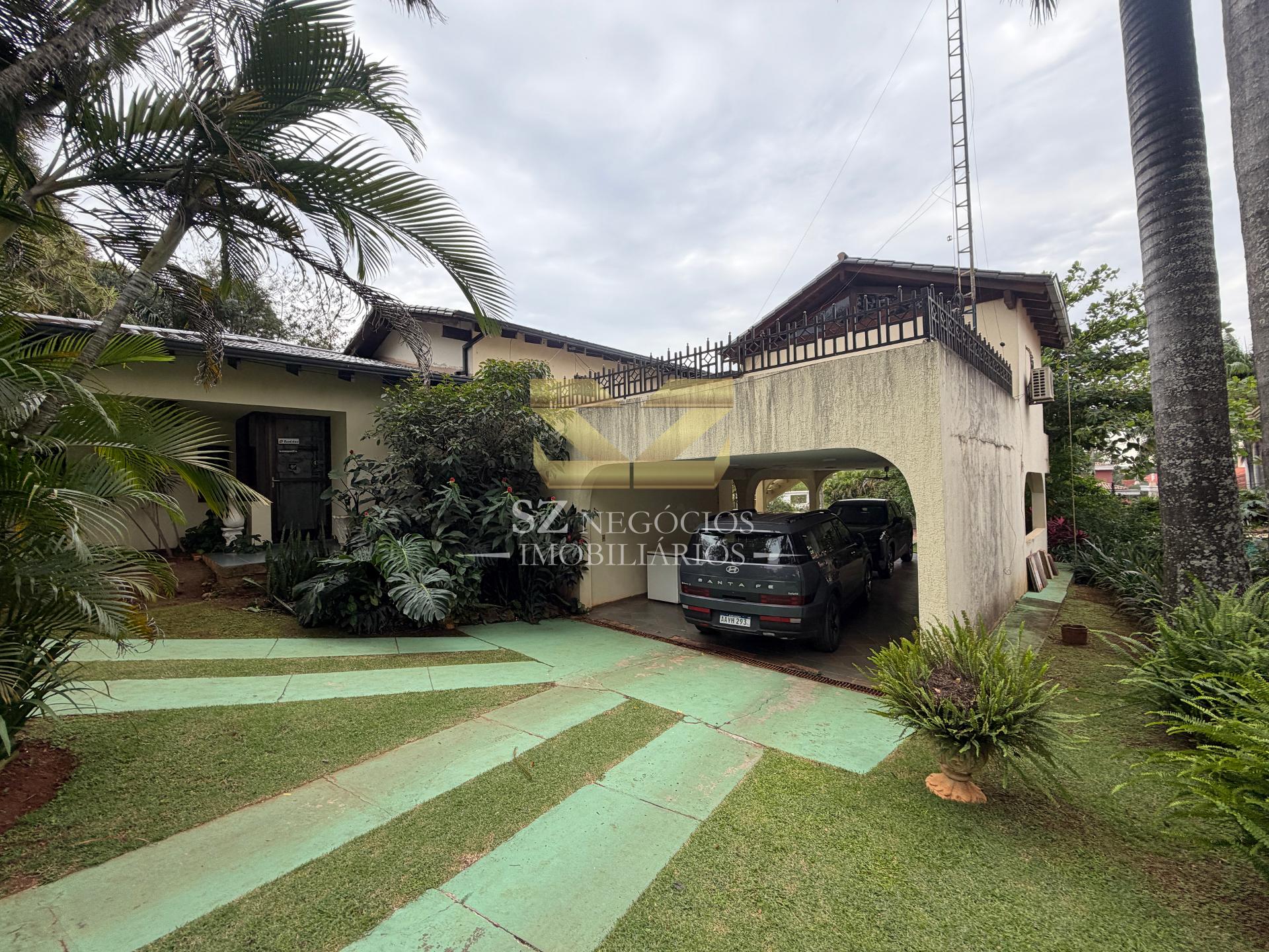 SOBRADO À VENDA COM 4 SUÍTES E 1 QUARTO - COND. PARANÁ COUNTRY CLUB PARAGUAI