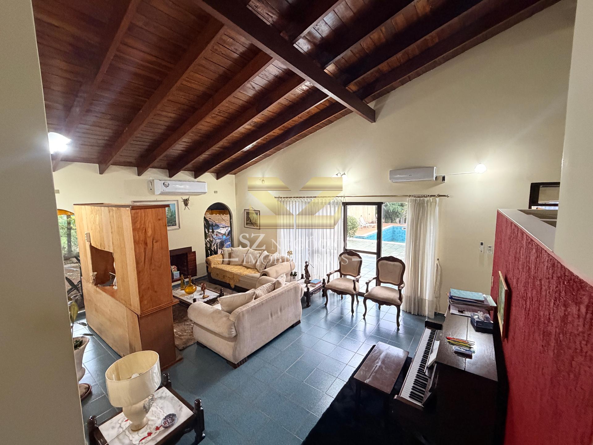 SOBRADO À VENDA COM 4 SUÍTES E 1 QUARTO - COND. PARANÁ COUNTRY CLUB PARAGUAI