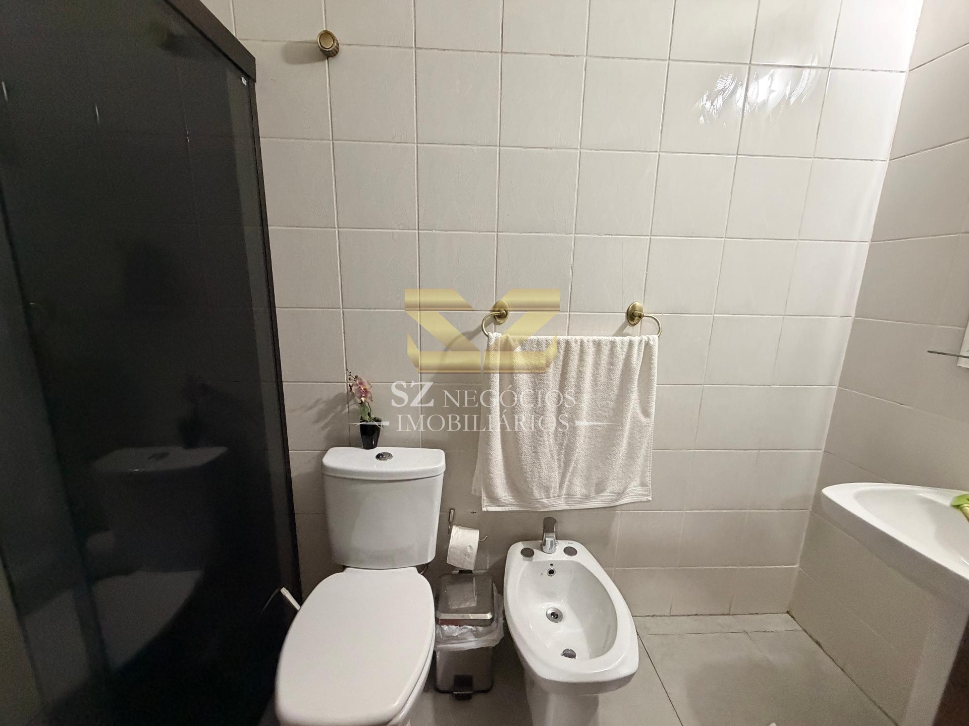 SOBRADO À VENDA COM 4 SUÍTES E 1 QUARTO - COND. PARANÁ COUNTRY CLUB PARAGUAI