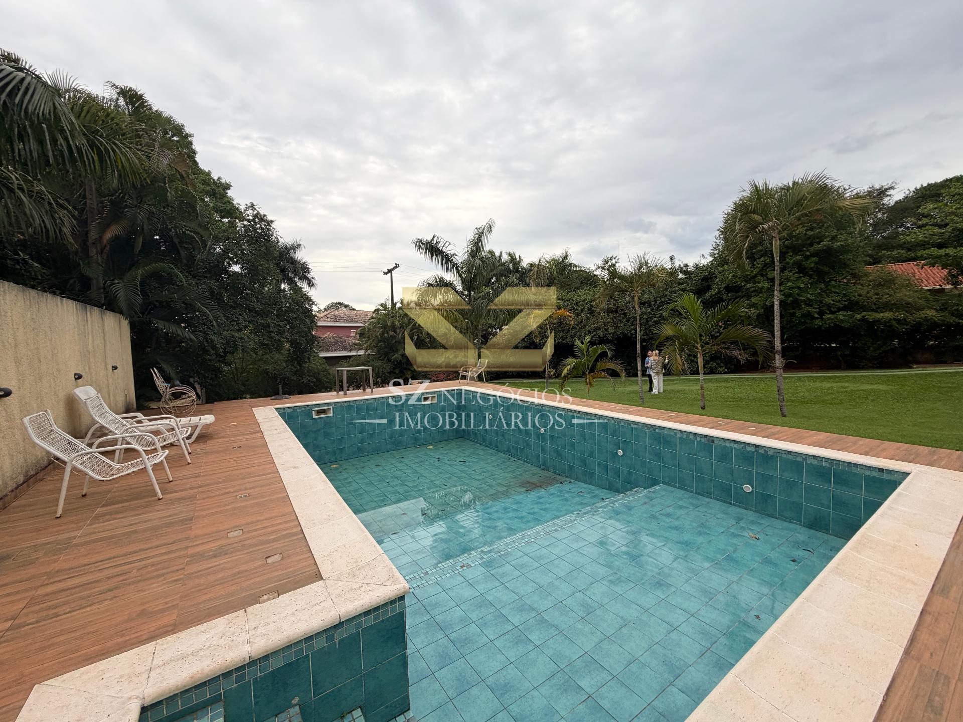 SOBRADO À VENDA COM 4 SUÍTES E 1 QUARTO - COND. PARANÁ COUNTRY CLUB PARAGUAI