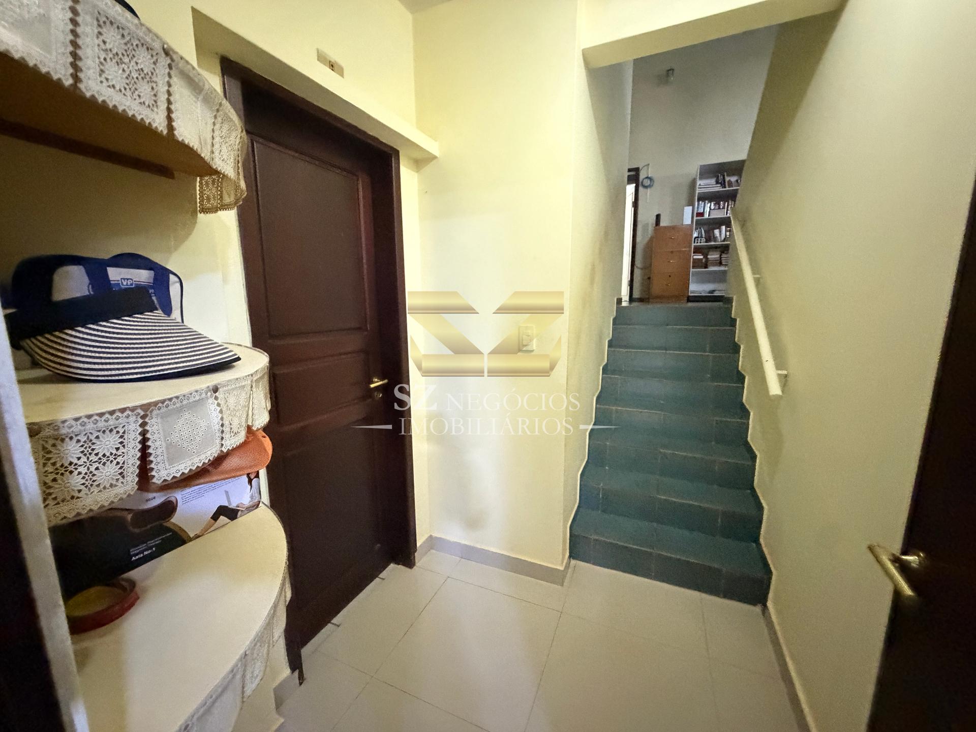 SOBRADO À VENDA COM 4 SUÍTES E 1 QUARTO - COND. PARANÁ COUNTRY CLUB PARAGUAI