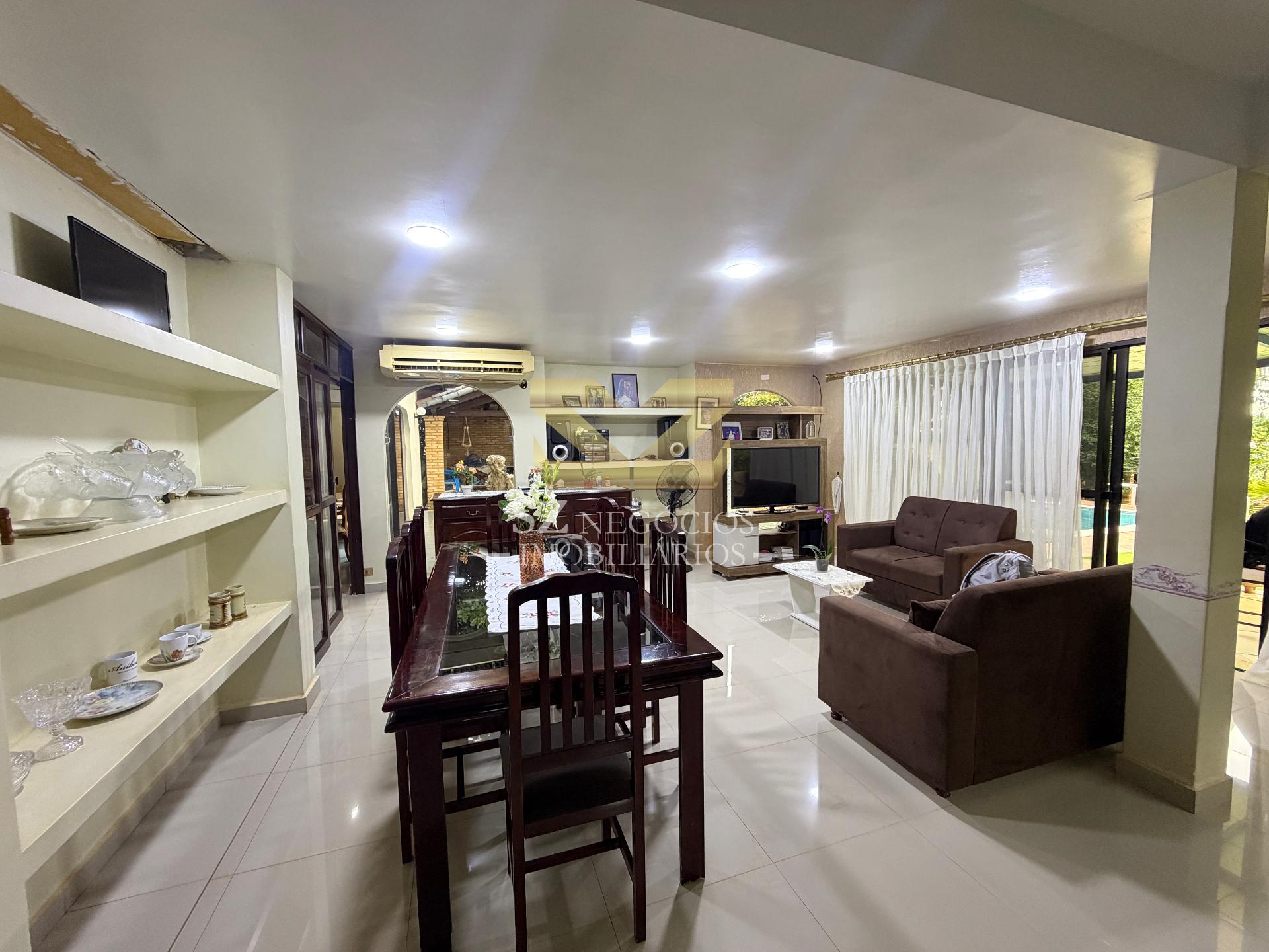 SOBRADO À VENDA COM 4 SUÍTES E 1 QUARTO - COND. PARANÁ COUNTRY CLUB PARAGUAI